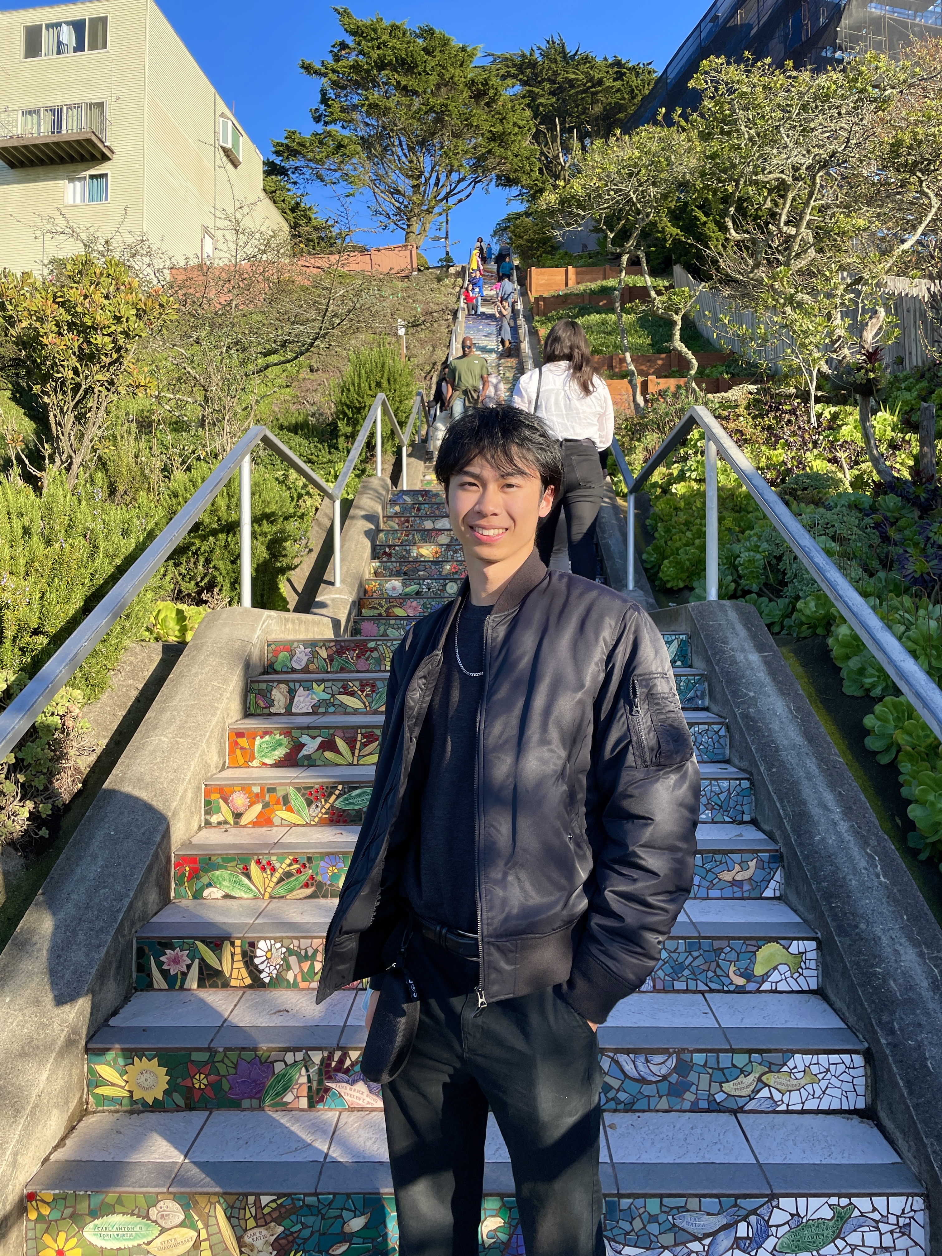 Aaron Lee main portrait picture